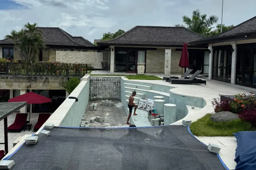 jasa renovasi kolam renang bali