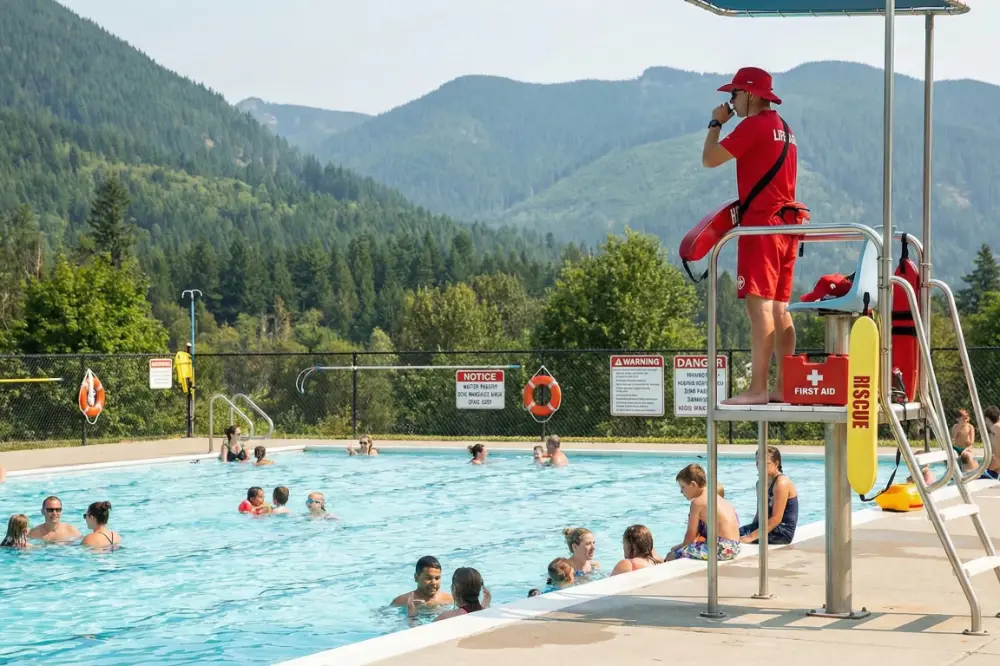 perlengkapan wajib kolam renang umum