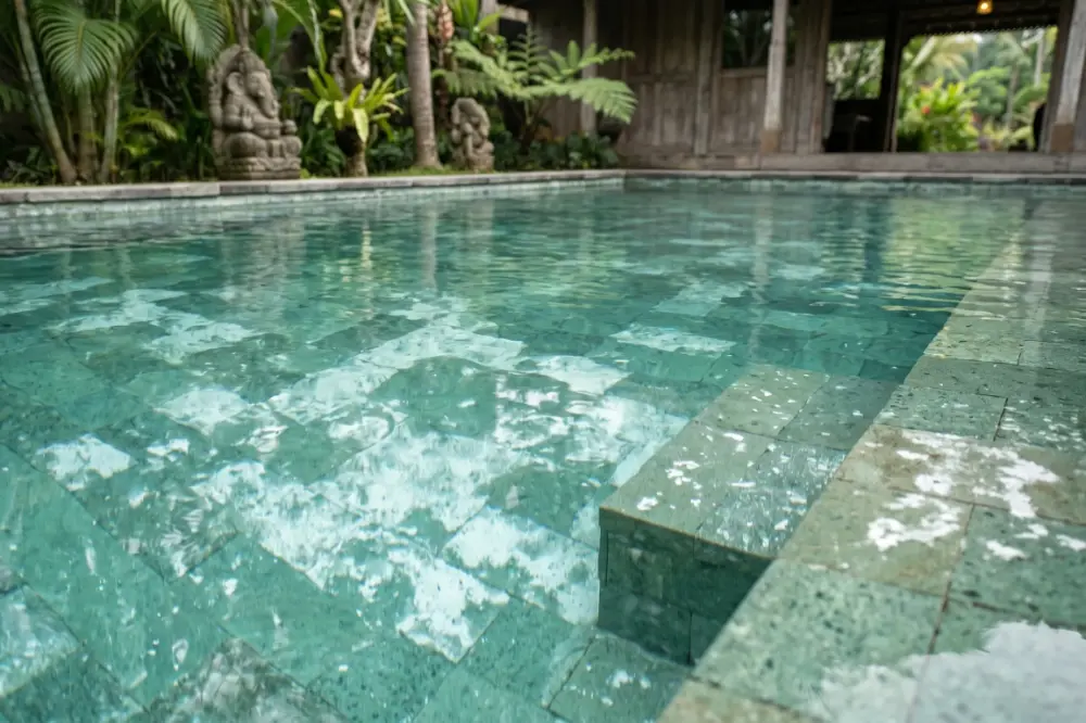 Batu Alam Sukabumi Perlu Coating?