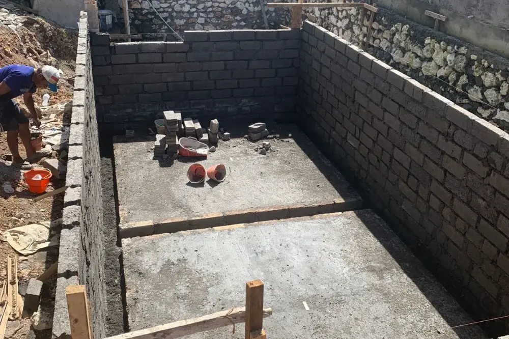 pondasi kolam renang