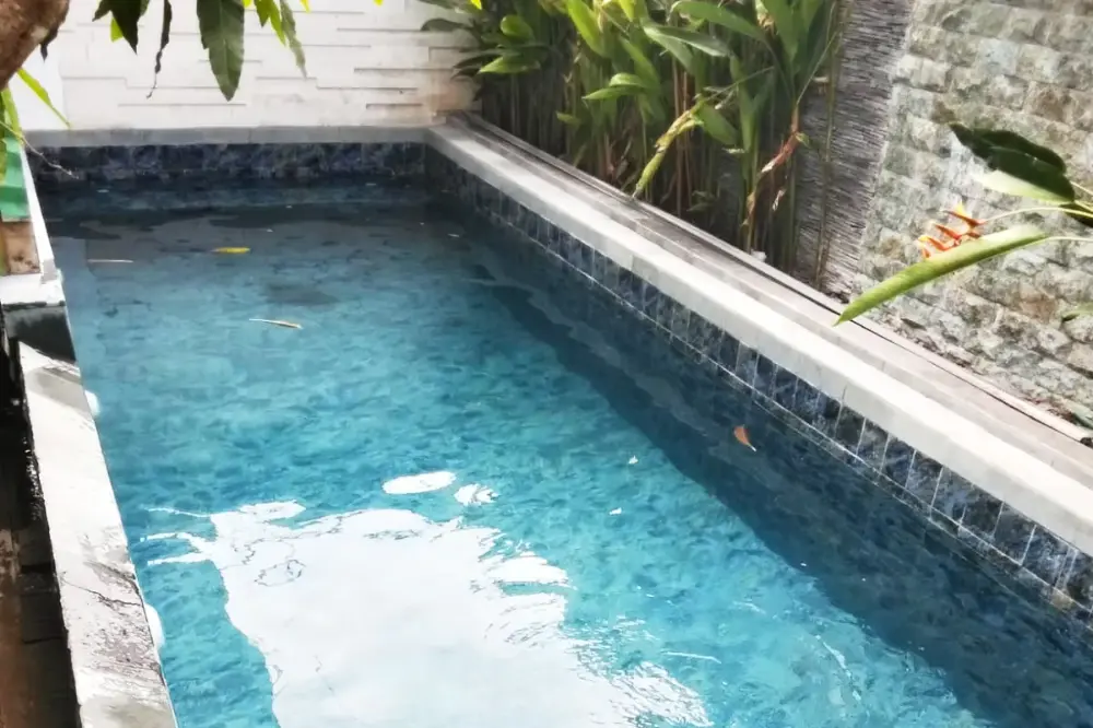 renovasi kolam renang rumah kerobokan, bali
