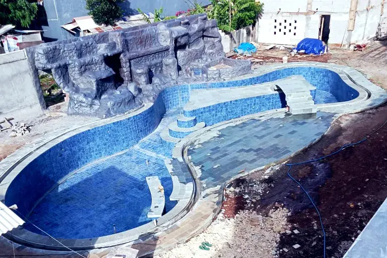 pembuatan kolam renang villa kutuh, badung, bali