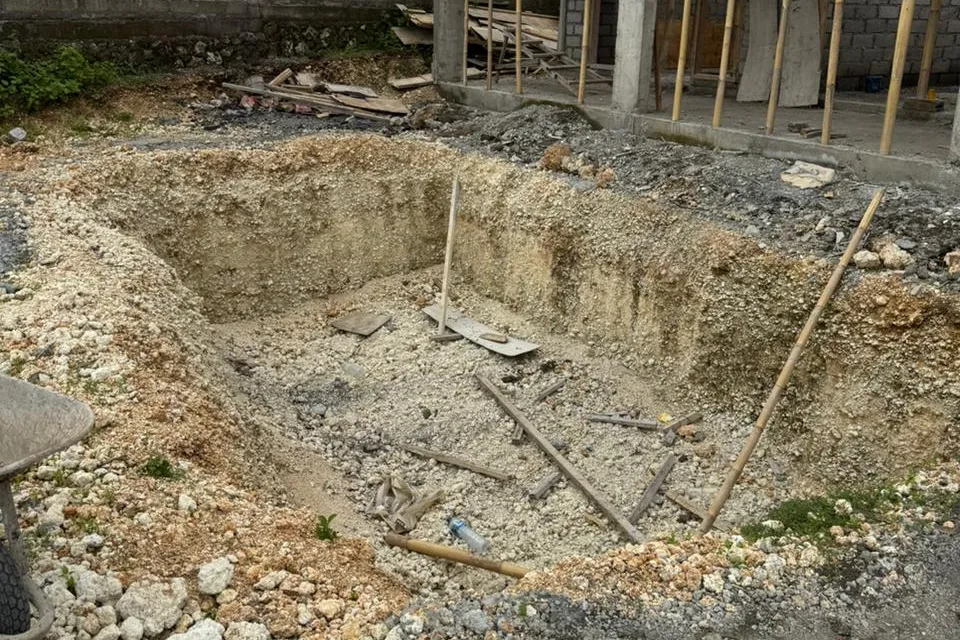 Survei Lokasi Pembuatan Kolam Renang