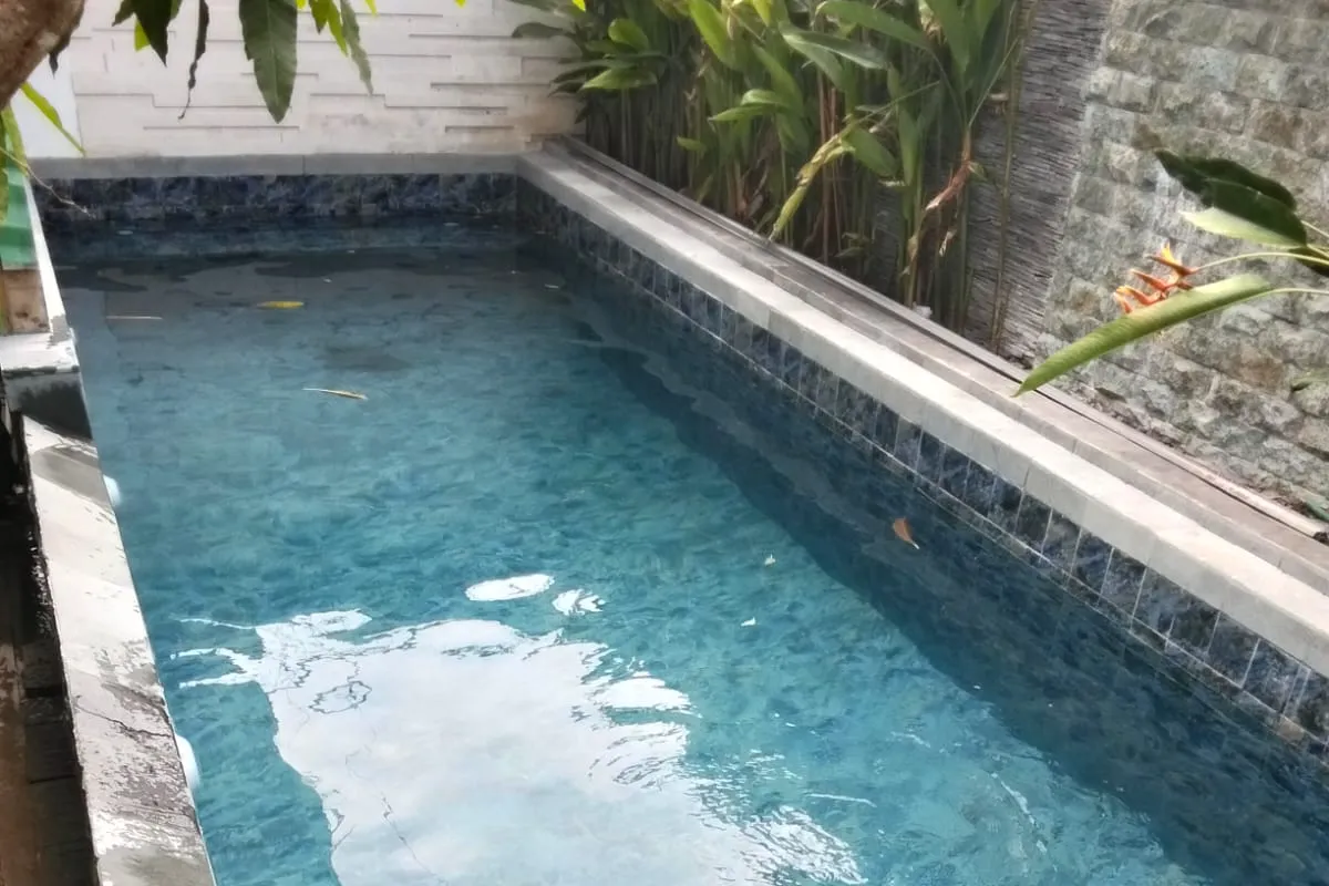 Kolam Renang Setelah Diisi Air